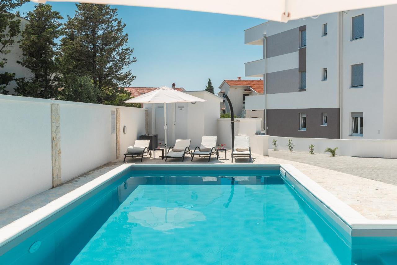 Villa Star 4 Luxury Apartment With A Pool Новаля Екстериор снимка
